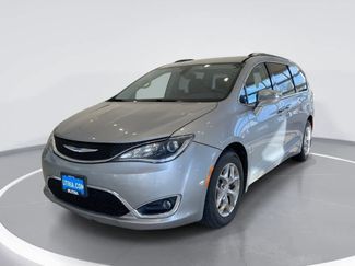 Used 2018 Chrysler Pacifica Limited video 1