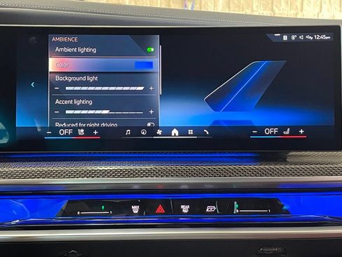Used 2023 BMW i7 xDrive60 AWD/4WD image 43