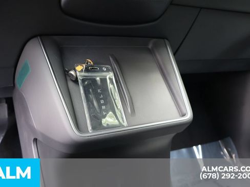 Used 2026 Tesla Model Y AWD image 39