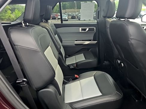 Certified 2023 Ford Explorer XLT w/ Equipment Group 202A AWD/4WD image 22