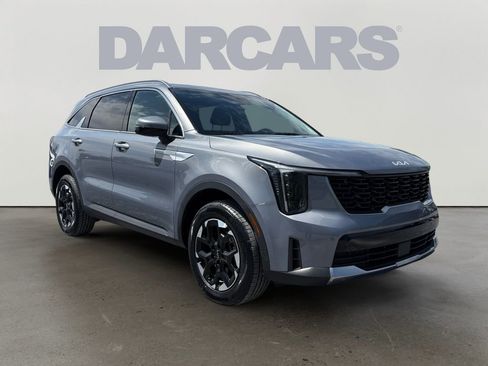 Certified 2024 Kia Sorento S image 1