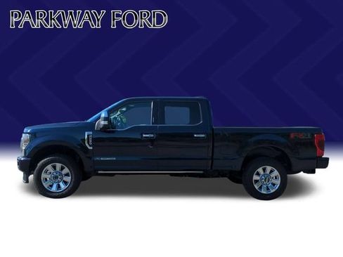 Used 2022 Ford F250 Platinum w/ FX4 Off-Road Package AWD/4WD image 2