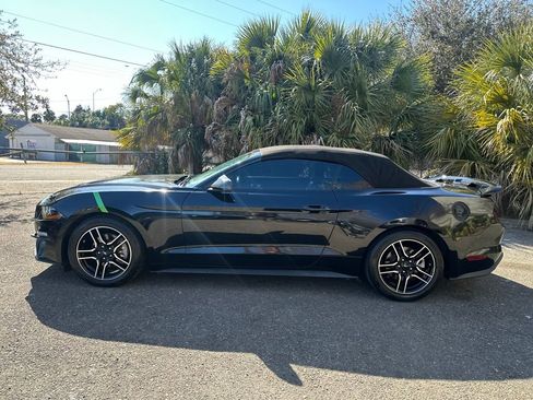 Used 2021 Ford Mustang Premium RWD image 7