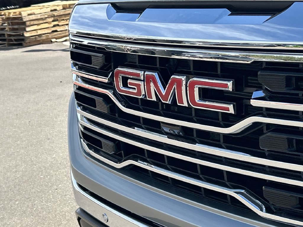 Used 2025 GMC Sierra 1500 SLT w/ SLT Premium Plus Package AWD/4WD image 30