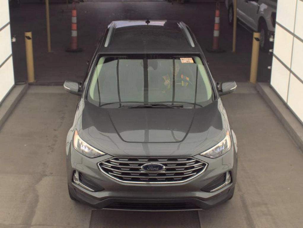 Used 2024 Ford Edge Titanium AWD/4WD image 2