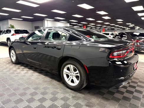 Used 2020 Dodge Charger SXT w/ Leather Interior Group RWD image 9