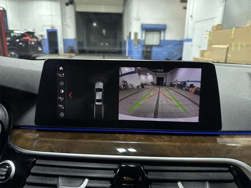 Used 2019 BMW 530i xDrive w/ Convenience Package image 26