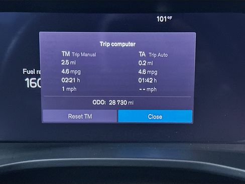 Used 2023 Volvo XC40 B4 Plus FWD image 19