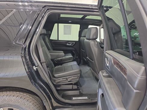 Used 2024 Chevrolet Tahoe Z71 w/ Luxury Package AWD/4WD image 30
