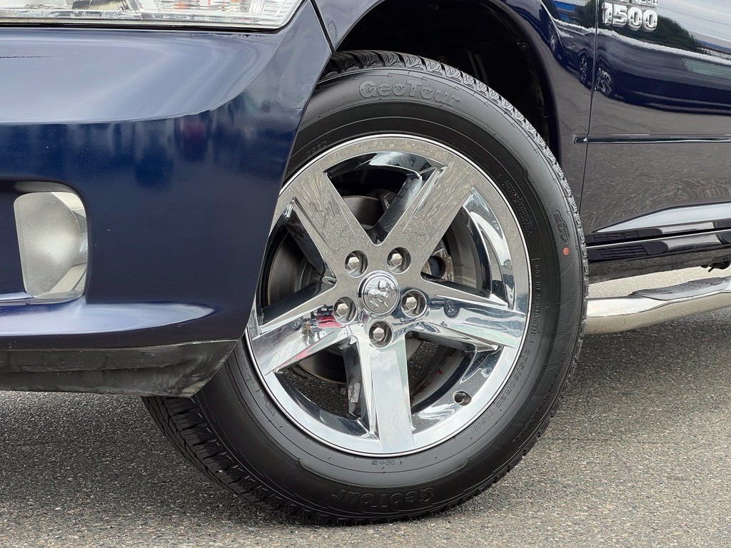 Used 2016 RAM 1500 Express RWD image 2