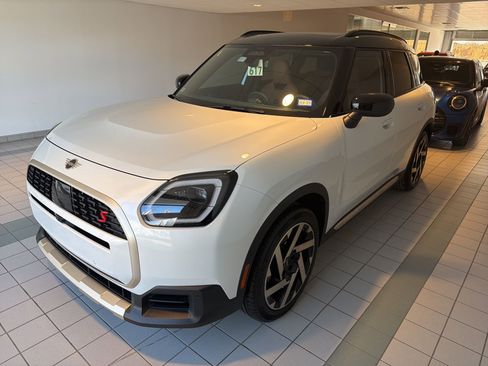 Used 2025 MINI Cooper Countryman S w/ Comfort Package Max image 1