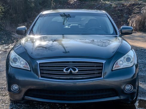 Used 2011 INFINITI M56 image 8