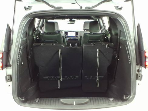Used 2024 Chrysler Pacifica Limited FWD image 14