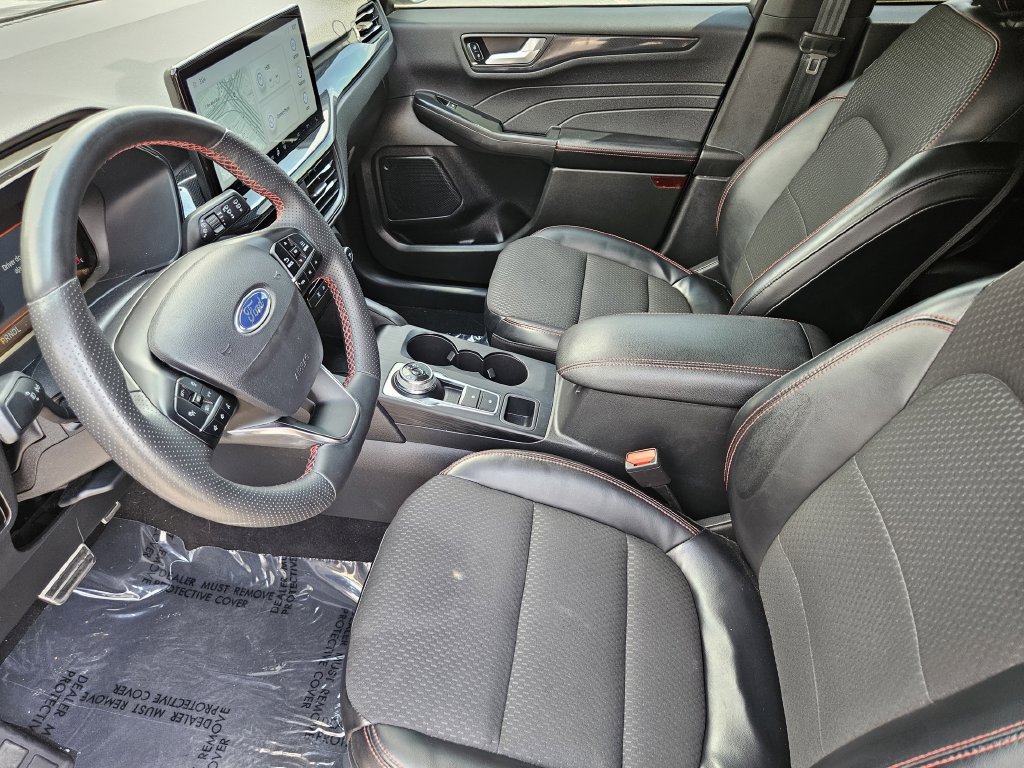 Used 2023 Ford Escape ST-Line w/ Tech Pack #1 AWD/4WD image 13