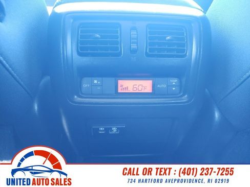 Used 2020 Nissan Pathfinder SV AWD/4WD image 17