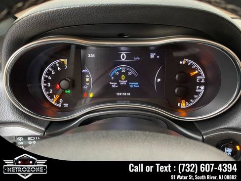 Used 2016 Jeep Grand Cherokee Limited image 31