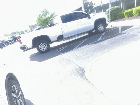 Used 2023 Kia Sorento S w/ Panoramic Sunroof Package FWD image 14