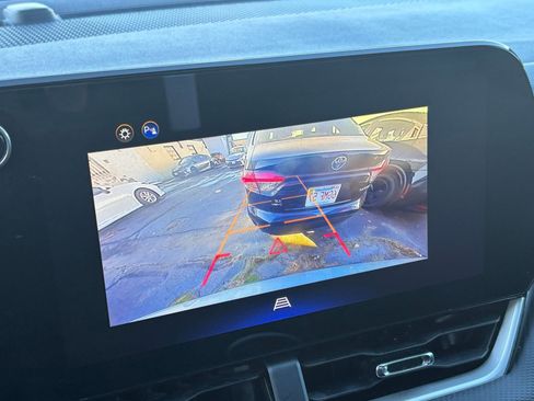 Used 2025 Chevrolet Equinox LT image 17