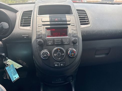 Used 2013 Kia Soul FWD image 13