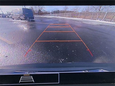 Used 2021 GMC Acadia SLE image 5