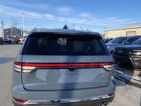Used 2025 Lincoln Aviator Reserve w/ Illumination Package image 5