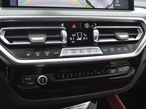 Certified 2025 BMW X4 M40i w/ Premium Package image 22