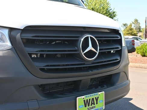 Used 2021 Mercedes-Benz Sprinter 2500 image 11