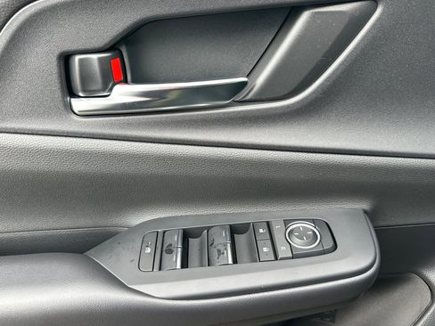 New 2026 Toyota Prius Plug-In Hybrid image 9