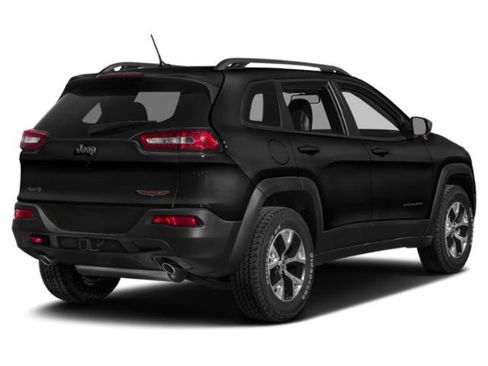 Used 2015 Jeep Cherokee Trailhawk w/ Comfort/Convenience Group AWD/4WD image 2