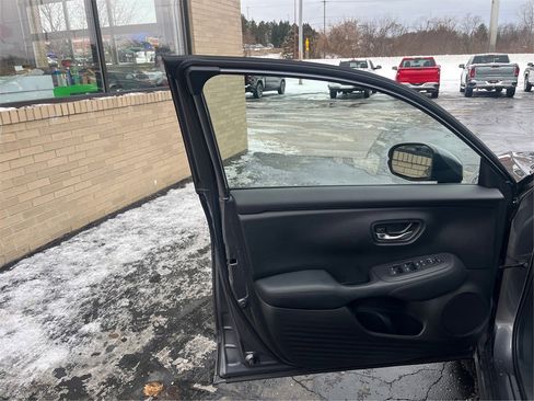 Used 2023 Honda HR-V LX image 20