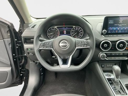 Used 2025 Nissan Sentra SV FWD image 13