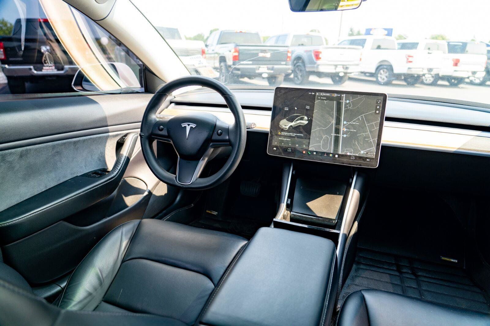 Used 2019 Tesla Model 3 Standard Range Plus RWD image 22
