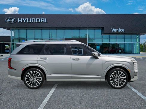 New 2026 Hyundai Palisade Calligraphy FWD image 7