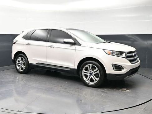 Used 2015 Ford Edge Titanium FWD image 3