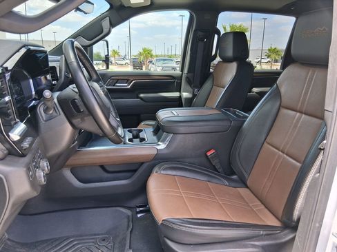 Used 2024 Chevrolet Silverado 2500 High Country w/ Technology Package image 16