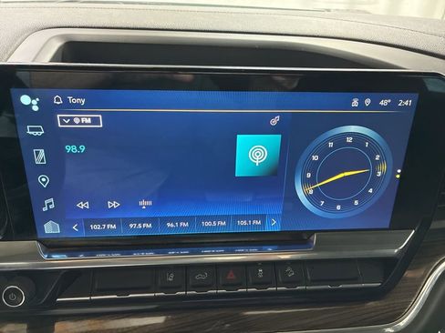 Used 2024 Chevrolet Silverado 2500 LT w/ Convenience Package image 19