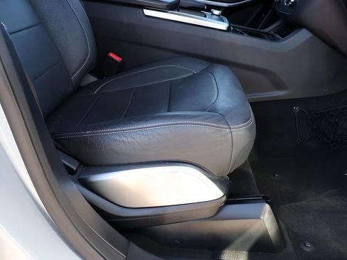 Used 2016 Mercedes-Benz GL 550 4MATIC image 12