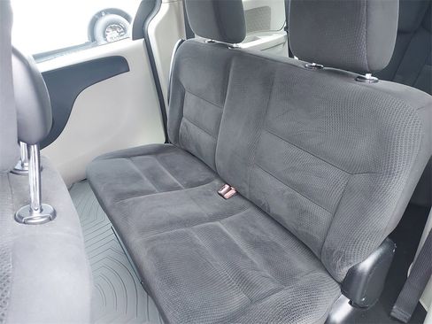 Used 2016 Dodge Grand Caravan American Value Package w/ UConnect Hands-Free Group image 24