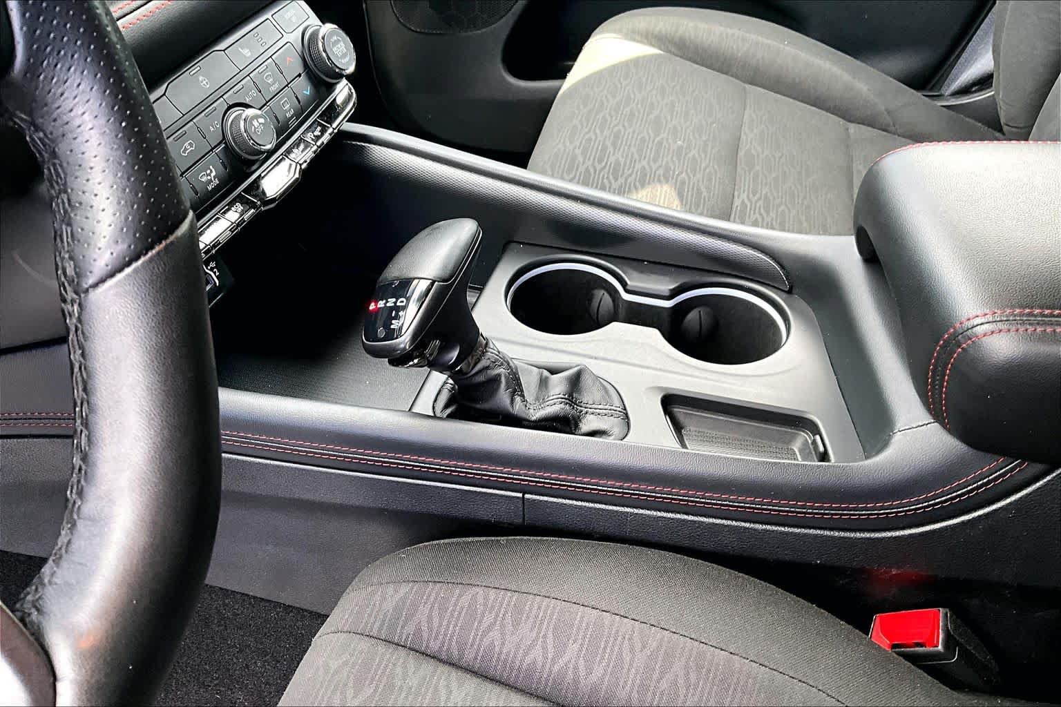 Used 2025 Dodge Durango GT AWD/4WD image 17