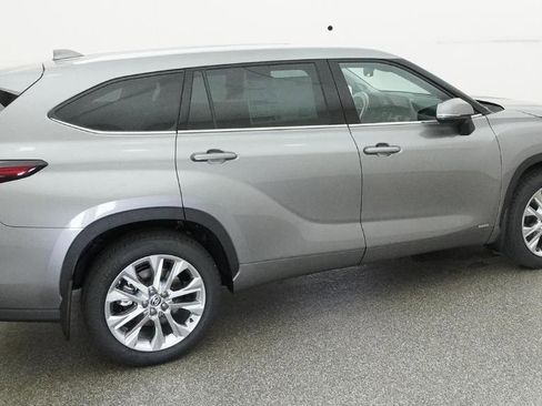 New 2026 Toyota Highlander Limited AWD/4WD image 15