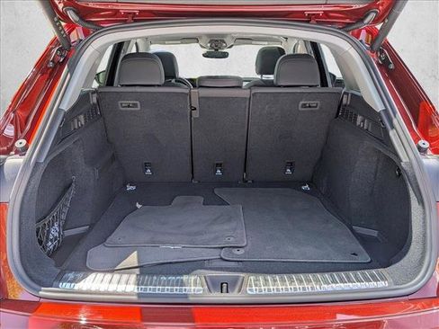 Certified 2025 Audi Q5 Premium w/ Convenience Package AWD/4WD image 6