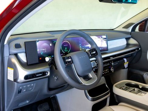 New 2026 Hyundai Ioniq 9 Limited image 16