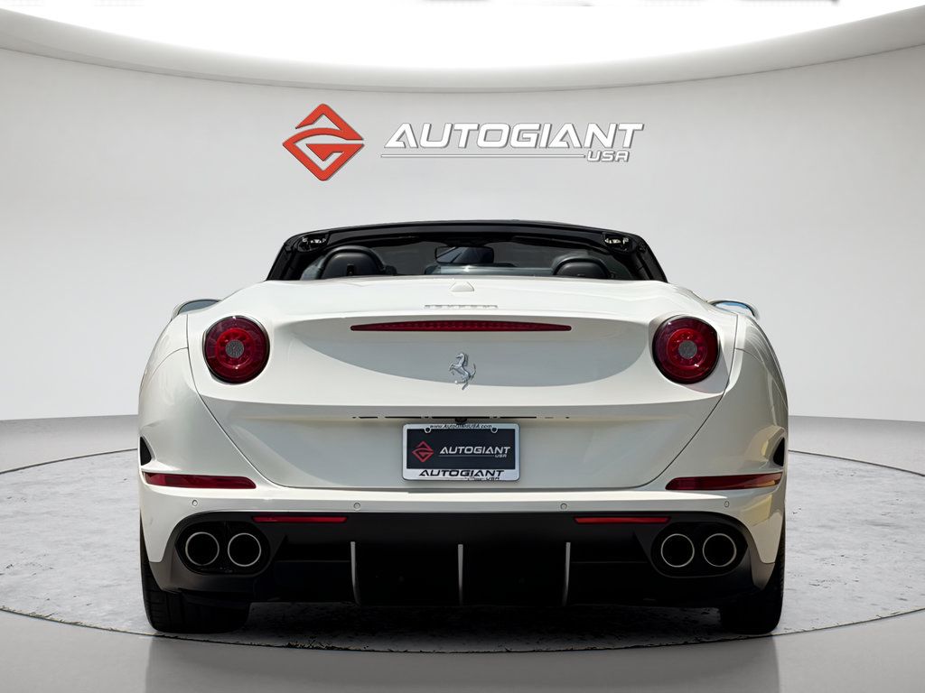 Used 2015 Ferrari California T RWD image 23