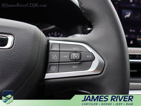 Used 2025 Jeep Compass Limited AWD/4WD image 27