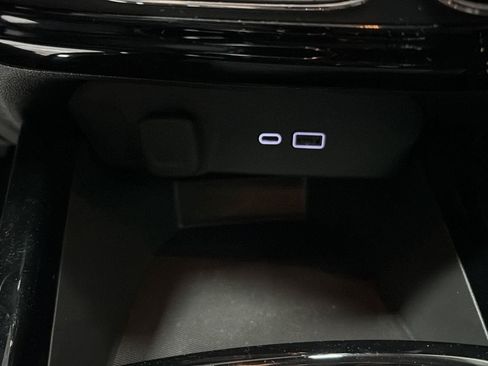 Used 2025 Chevrolet Trax LT w/ LT Convenience Package FWD image 16