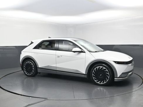 Used 2024 Hyundai Ioniq 5 Limited image 9