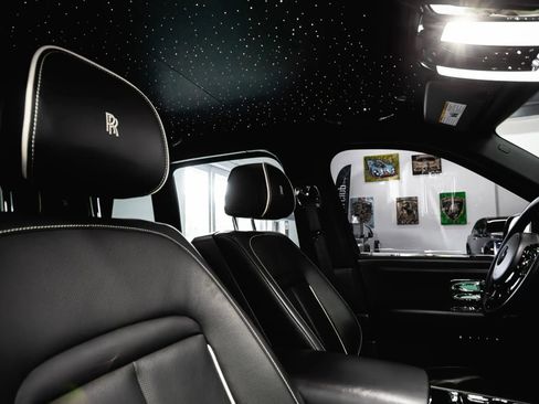 Used 2021 Rolls-Royce Cullinan image 21