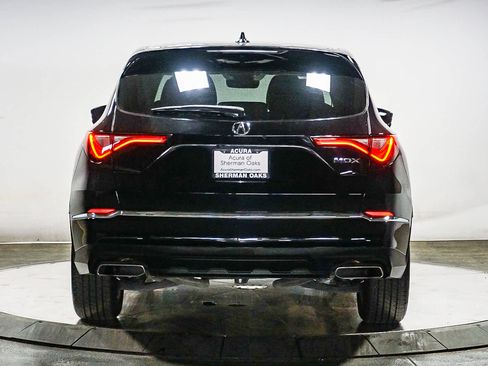 Used 2023 Acura MDX FWD image 10