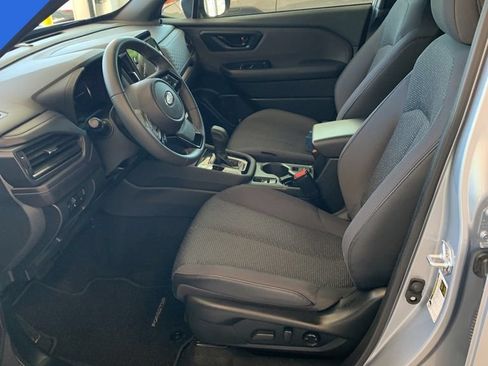 Used 2025 Subaru Forester Premium AWD/4WD image 3