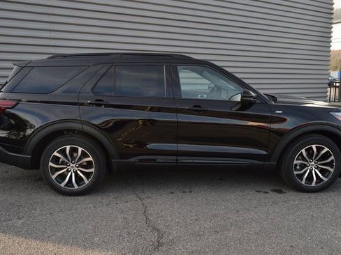 New 2026 Ford Explorer ST-Line RWD image 2